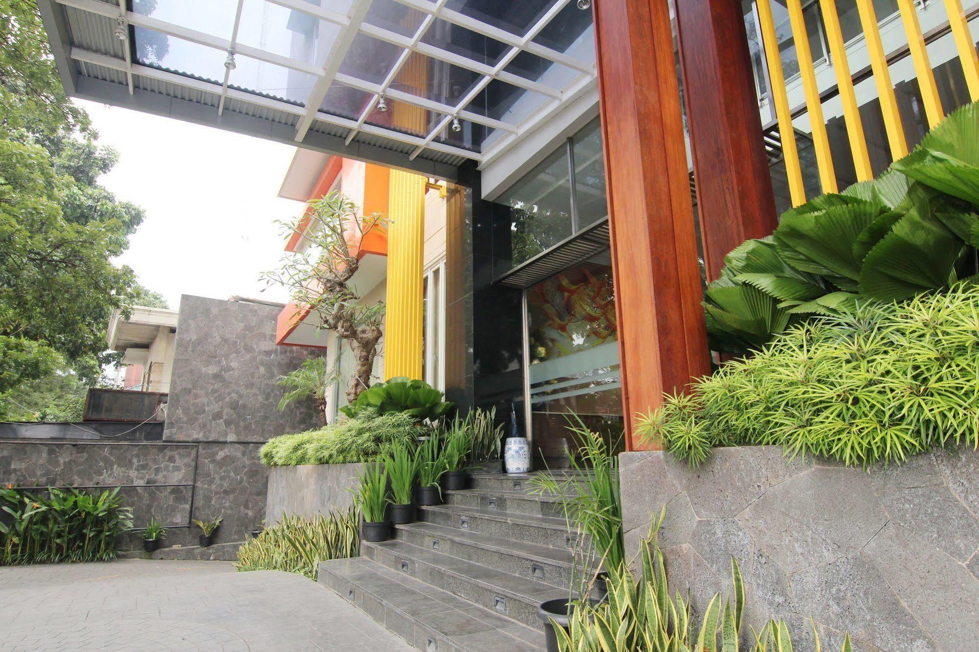 Zen Premium Near Rumah Mode บันดุง ภายนอก รูปภาพ