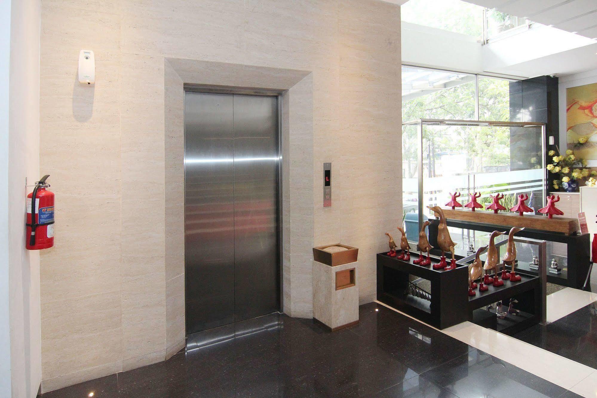 Zen Premium Near Rumah Mode บันดุง ภายนอก รูปภาพ