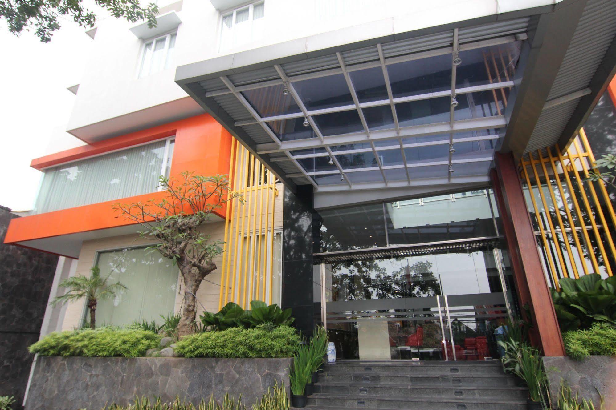Zen Premium Near Rumah Mode บันดุง ภายนอก รูปภาพ